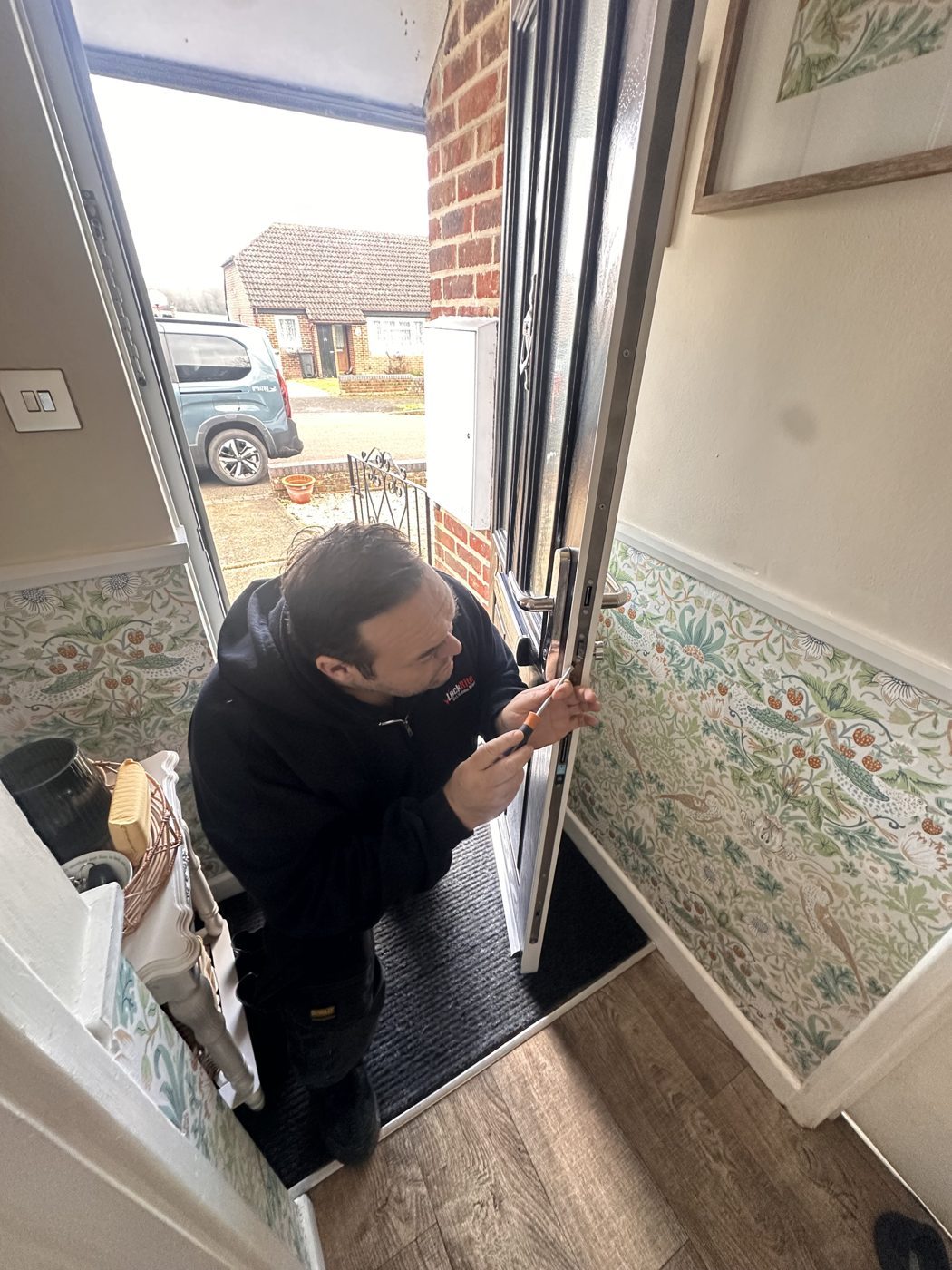 Mickey the Pick fitting a uPVC door lock for a customer in Tunbridge Wells